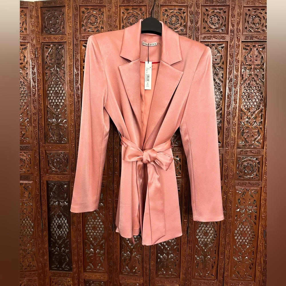 ✨Alice and Olivia Karley Wrap Blazer ✨